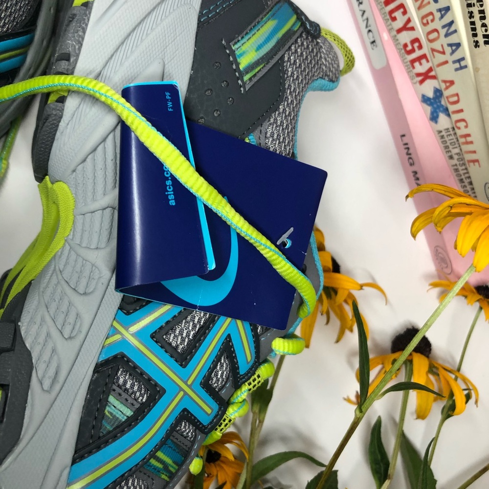 ASICS Gel-ds, NWT! - Picture 4 of 4